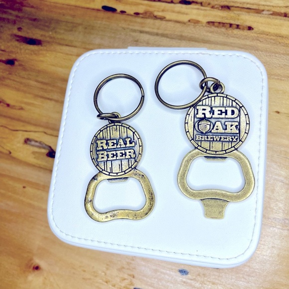 Red Oak Bottle Opener Keychain - Picture 1 of 1